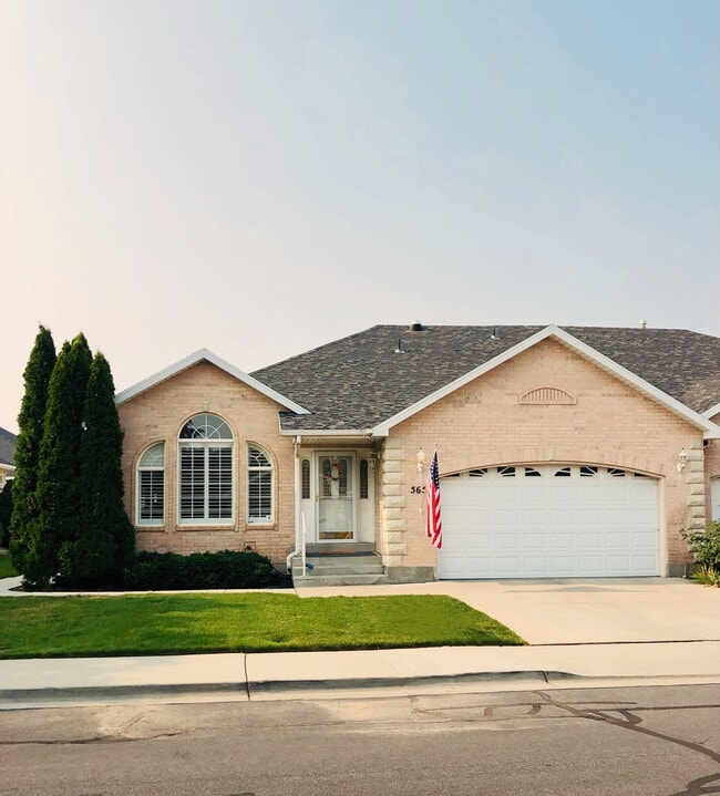 Front of House - 565 W 40 N Townhome