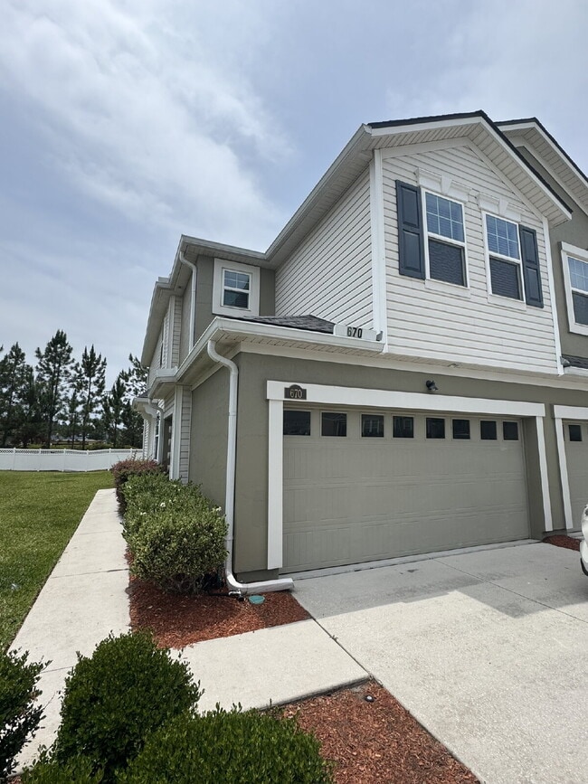 Building Photo - Spring Move in Special: 2nd month rent is FREE if you sign a lease before the end of July.