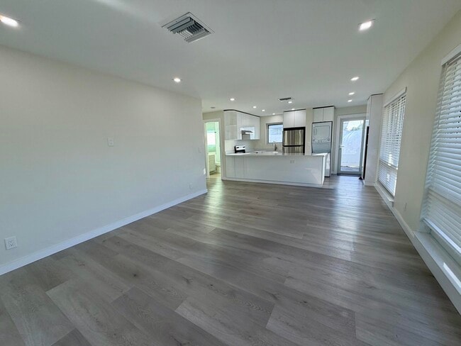 Photo - 2070 NE 56th St Unidad 1