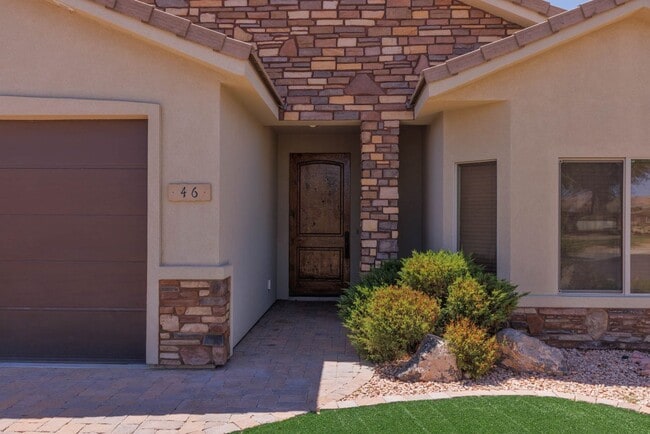 Photo - House in Gated Community with Views!