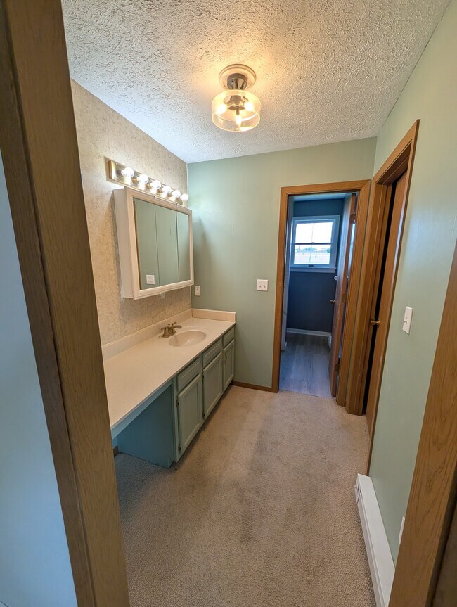 Photo - 302 Kenyon Dr