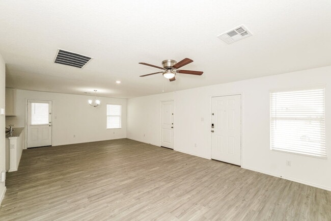 Photo - 2441 Double Oak Dr