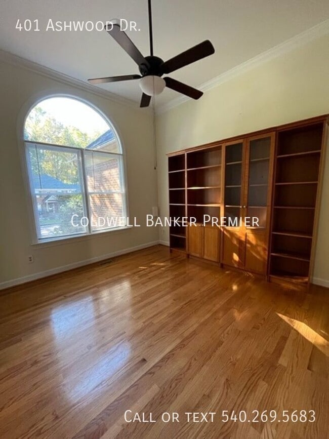 Photo - 401 Ashwood Dr