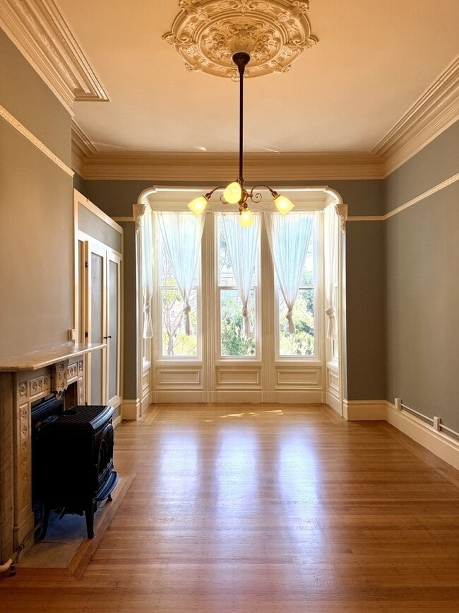 Photo - 2536 Sutter St