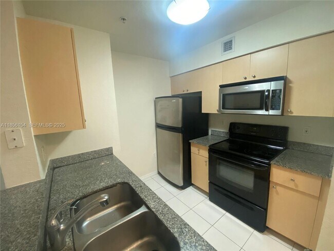 Photo - 2544 Centergate Dr Unit 305
