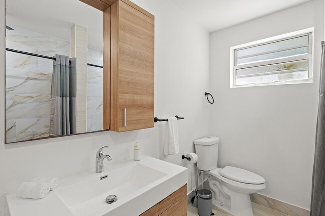Photo - 1032 Michigan Ave Unit SI ID1540508P