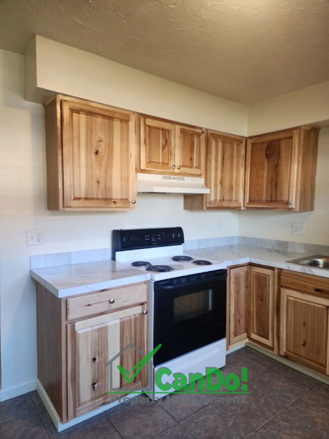 Photo - Newly updated 1 bedroom/1 bathroom apartme... Unit 4