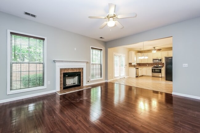 Photo - 815 Terrace Creek Dr