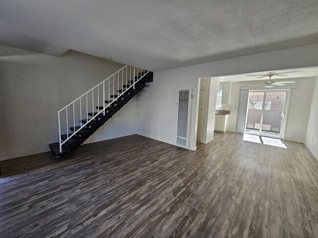 Photo - 2406 Rockefeller Ln
