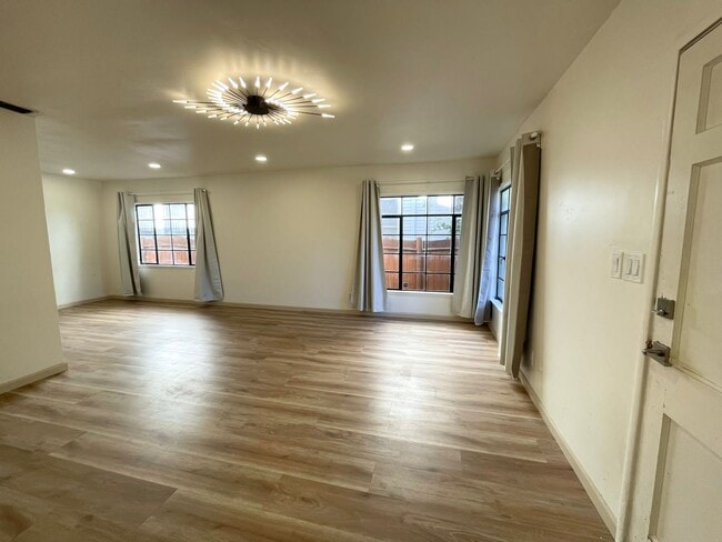 Photo - 2010 24th St