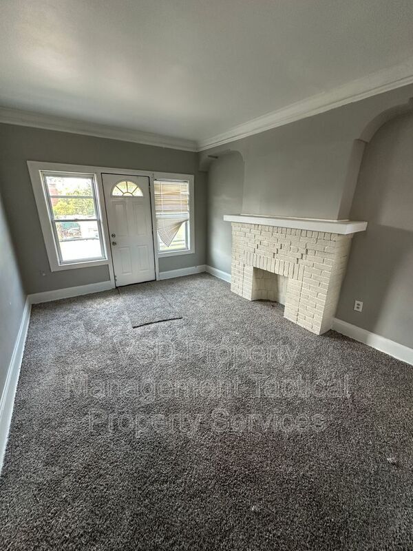 Photo - 3285 E 143rd St Unidad #3