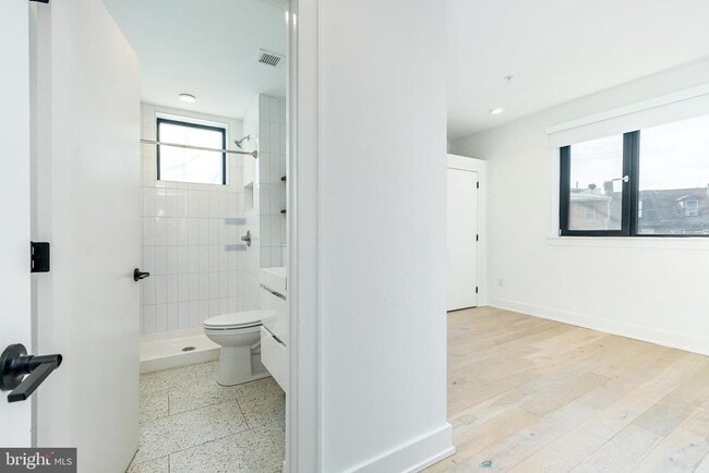 Photo - 965 Frankford Ave Unit 204