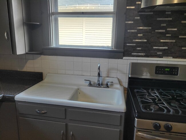 Photo - 135 S Elmwood Ave