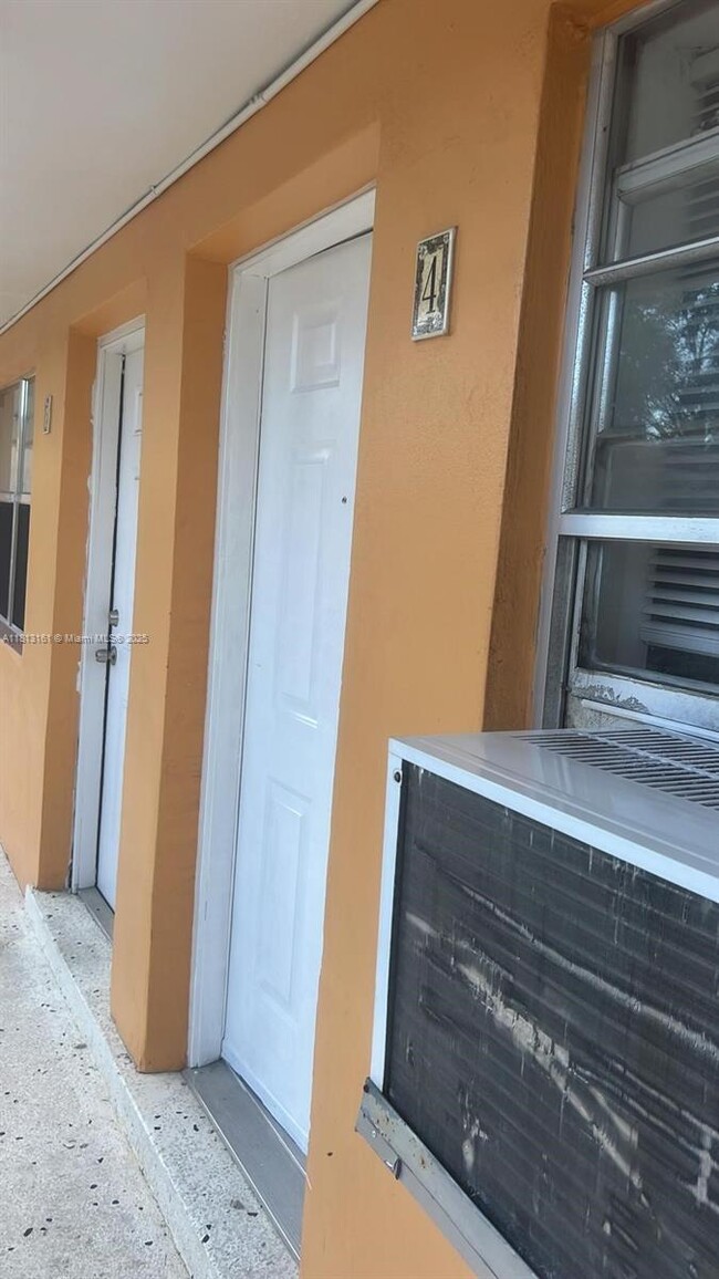 Photo - 932 NW 5th St Apartment Unit 4