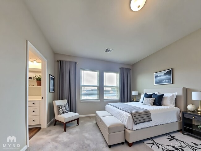 Photo - 1016 Lacebark Pne Ln