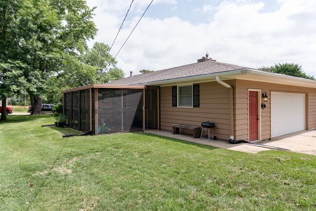 Photo - 1111 Wharton Manor Rd Unit #B