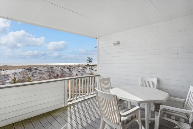 Building Photo - 265 Dune Rd Unit 7G