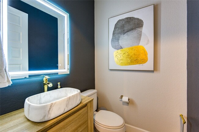 Photo - 1815 Longcroft Ln