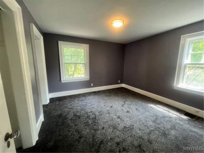 Photo - 909 James Ave