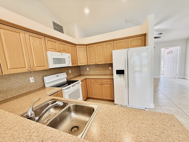 Photo - 192 Argonne Ave S