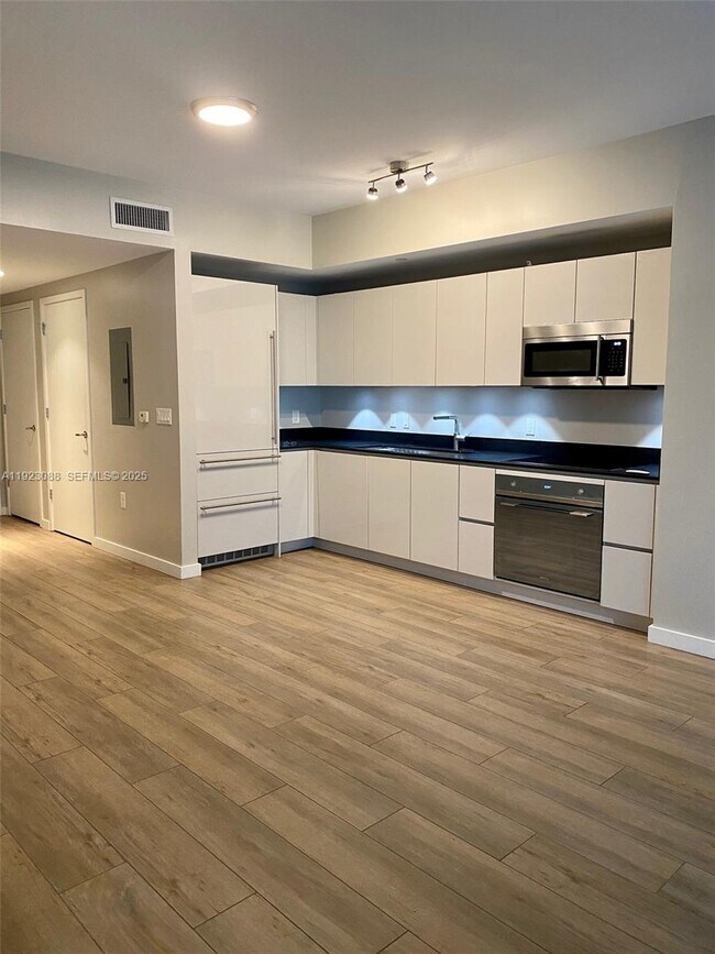 Building Photo - 1010 Brickell Ave Unit 1508