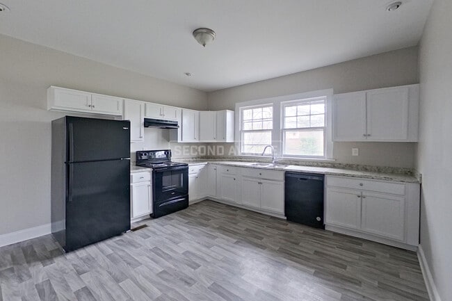 Photo - 916 Indiana St