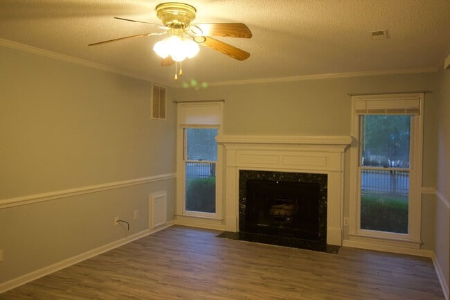 Photo - 2911 Cedar Creek Rd