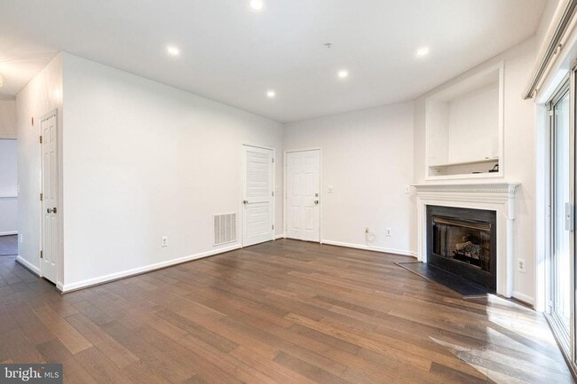 Photo - Beautifully updated 2 bed 2 bath patio-lev...
