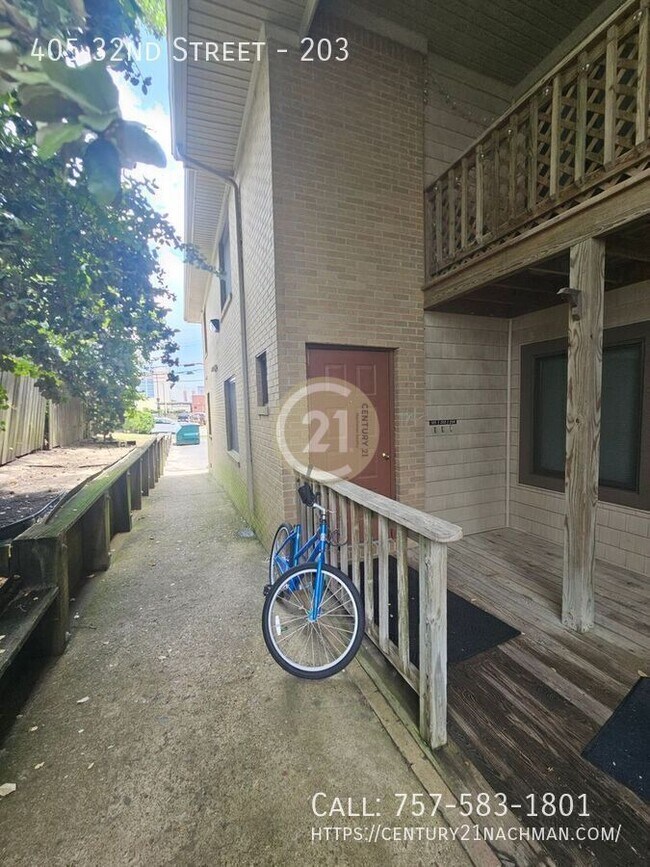 Photo - 405 32nd St Unit 203