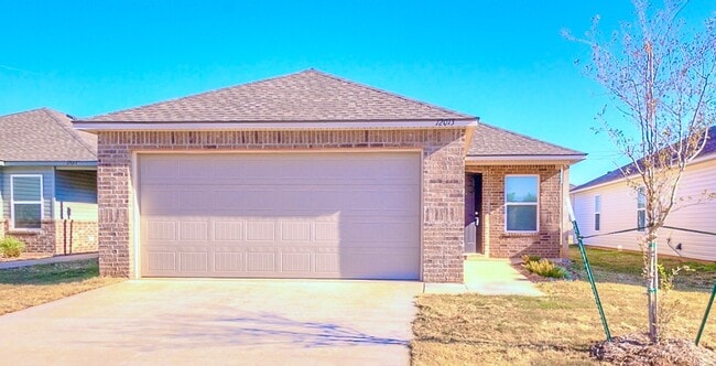Photo - 12013 SW 32nd St House