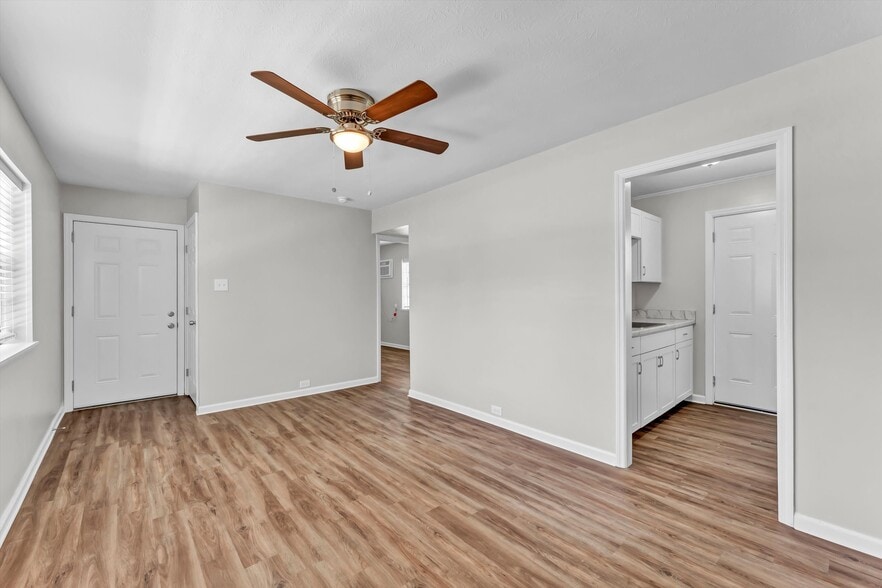 1x1 Living Room