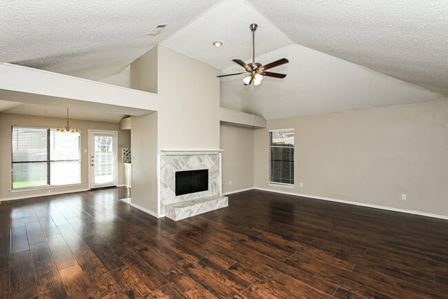 Photo - 3309 Country Creek Ln