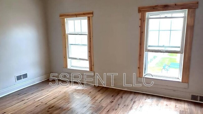 Photo - 85 W 2nd St Unidad 4