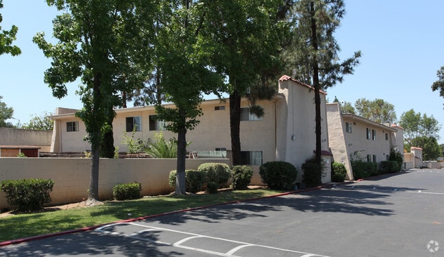 Mollison Pines Apartments