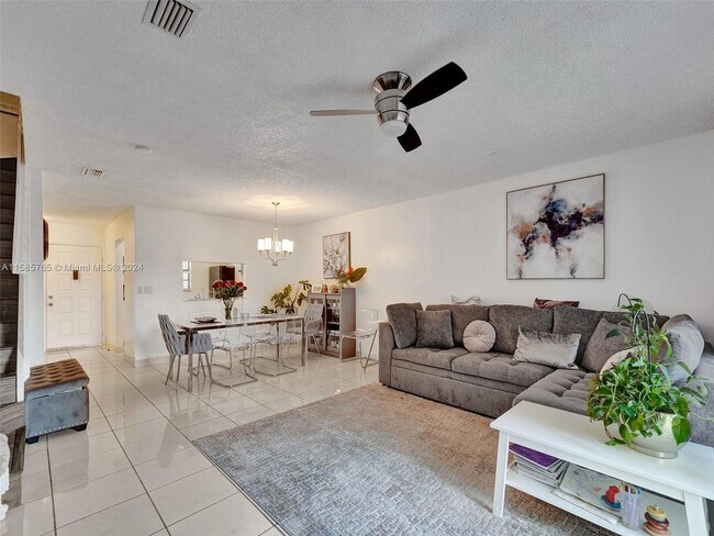 Photo - 1123 NE 210th Ter