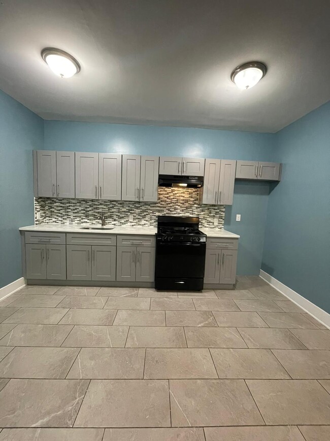 Photo - 156 Randolph Ave Unit 2