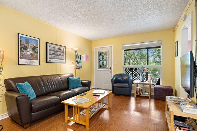 Building Photo - 2204 Trailside Dr Rental