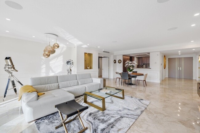 Building Photo - 200 E Palmetto Park Rd Unit 811