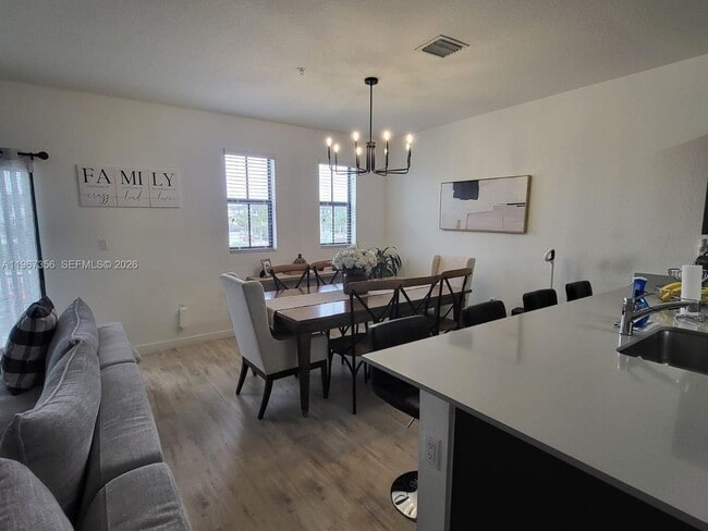 Photo - 15520 SW 136th St