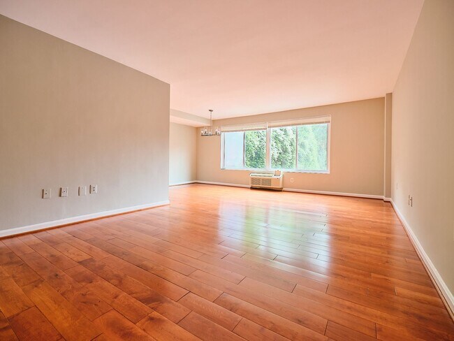 Building Photo - 4114 Davis Pl NW Rental