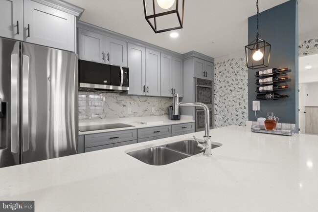 Building Photo - 12286 Ashmont Ct Unit 204