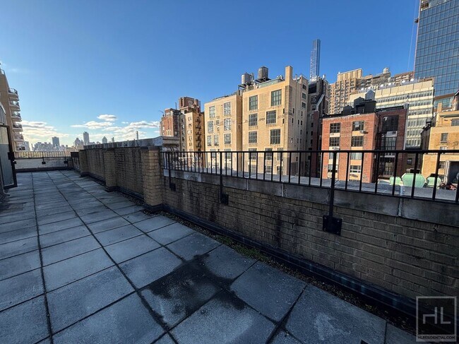Photo - WEST 68 STREET Unidad PHE