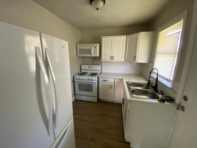 Photo - 611 W Cherry St