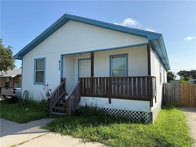 Building Photo - 512 Lakeside Dr