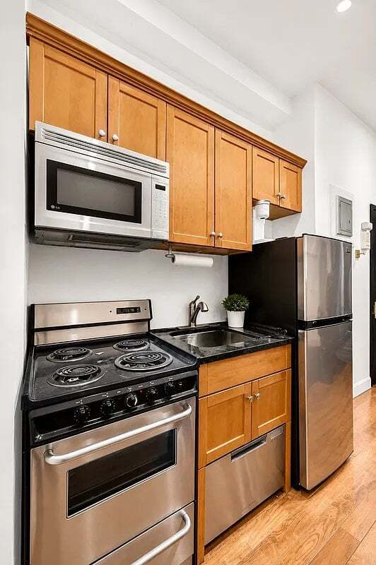 Photo - 248 Broome St Unit 4