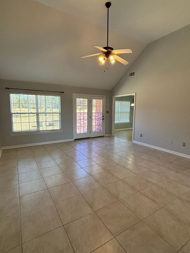 Photo - 2026 Lake Forest Dr