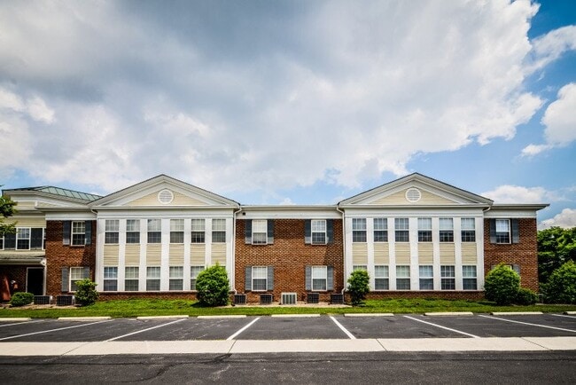 Building Photo - 7300 Taw St Unit #7300