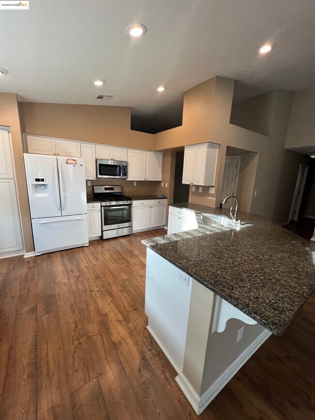 Photo - 1511 Coventry Dr