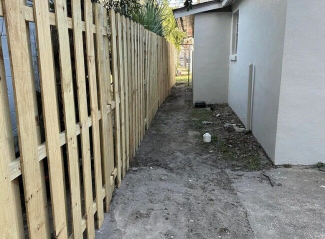 Photo - 112 W 17th St Unit 1