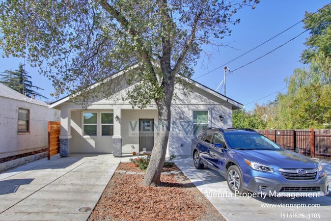 Photo - 208 Manzanita Ave